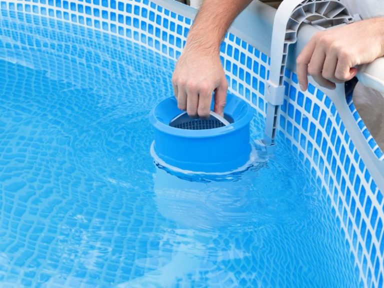 7 Best Pool Cleaning Nets Swim, Splash, and Clean