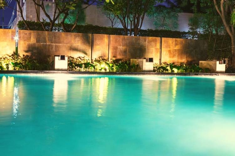 5 Great Benefits of LED Pool Lights for your Backyard Oasis