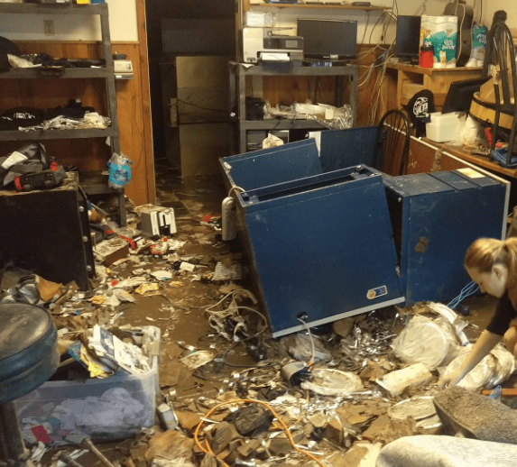 Kansas flood victims evaluate damage