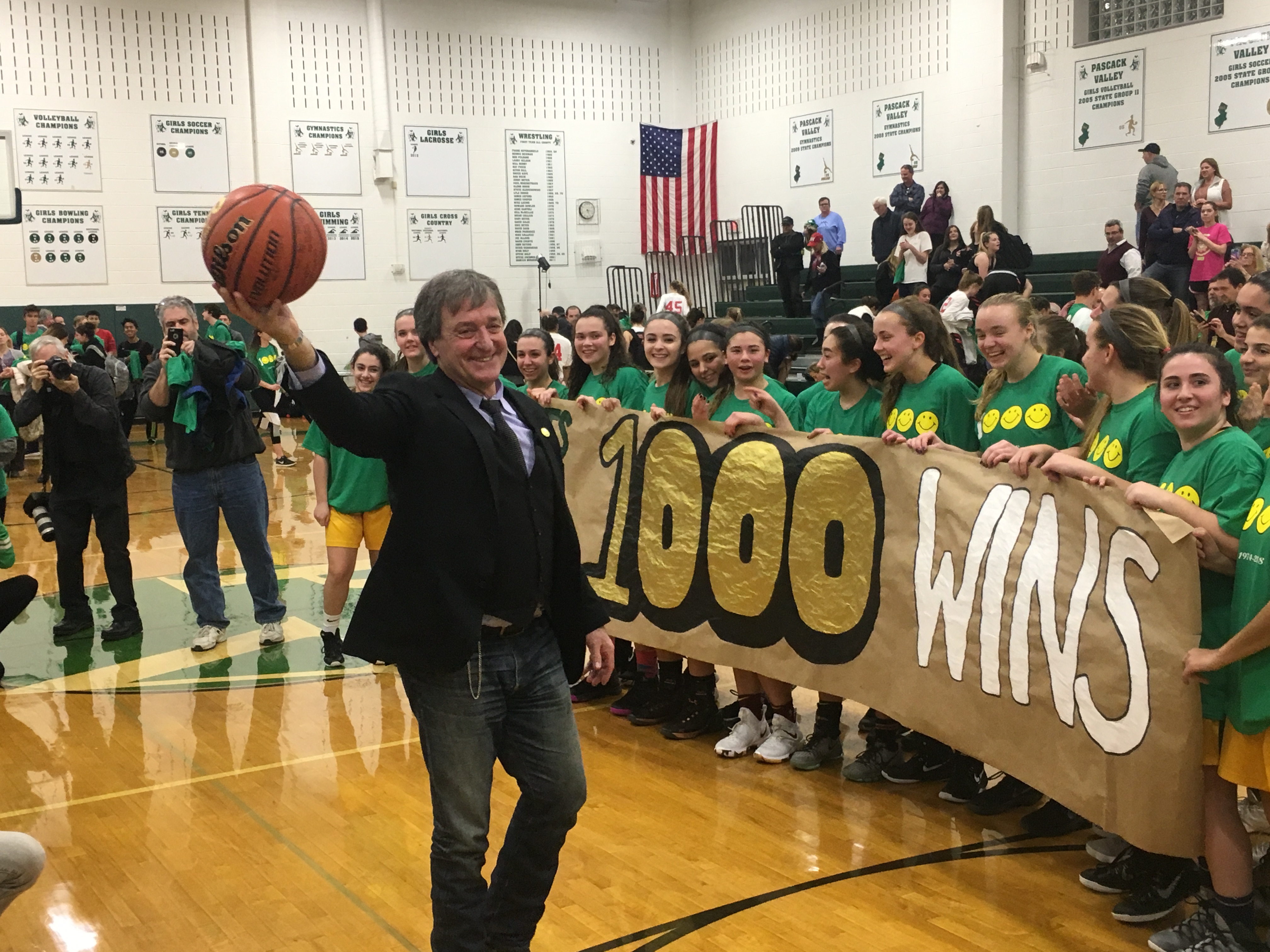 Pascack Valley basketball coach Jeff Jasper gets 1,000th win — Pascack