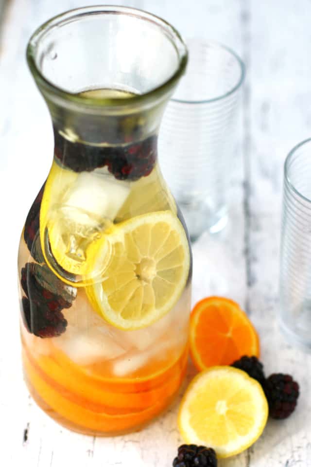 Citrus Blackberry Infused Water. The Pretty Bee