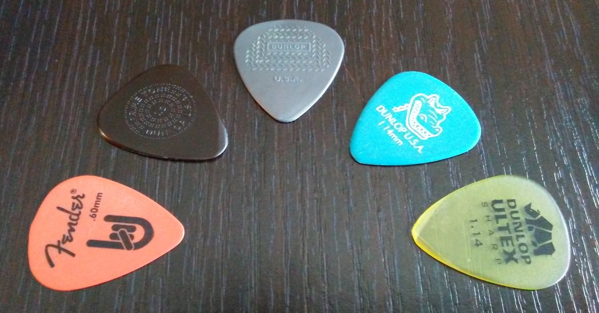 Electric Guitar Picks 9 Different Guitar Pick Materials Compared