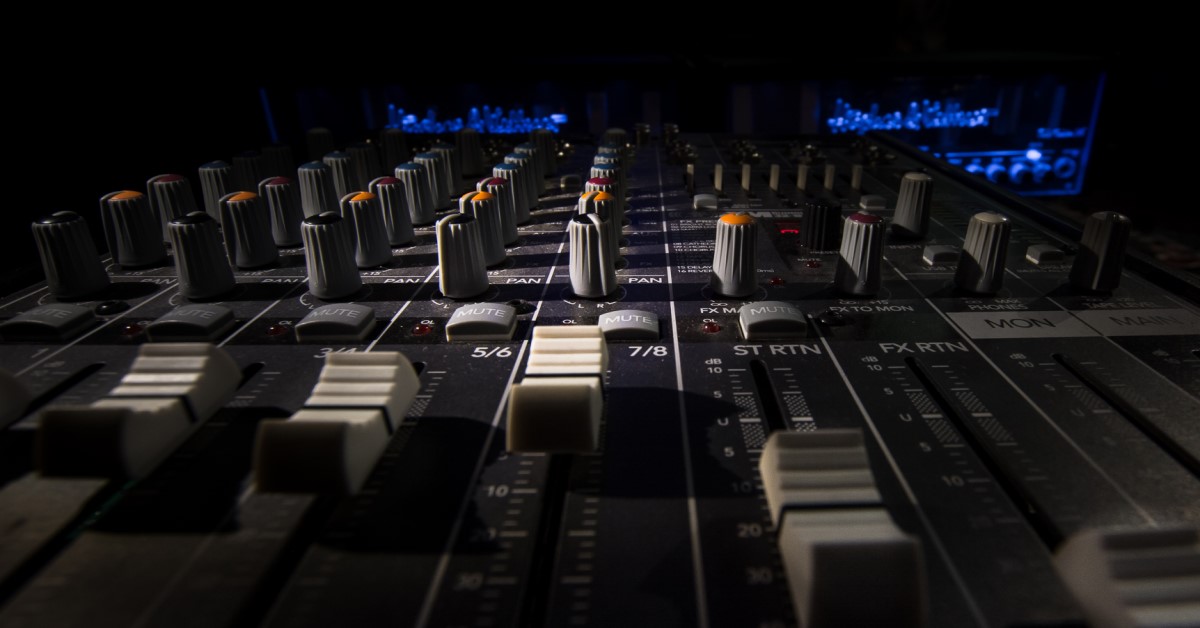 How to Use Panning to Your Advantage for Mixing — Pro Audio Files