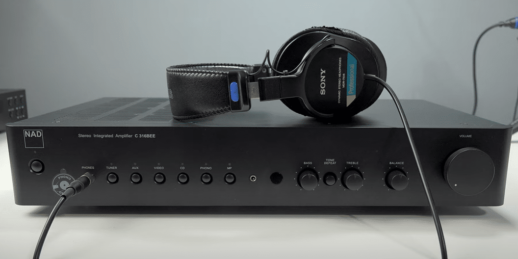 Best Integrated Amplifiers Under 2000 Available This 2022