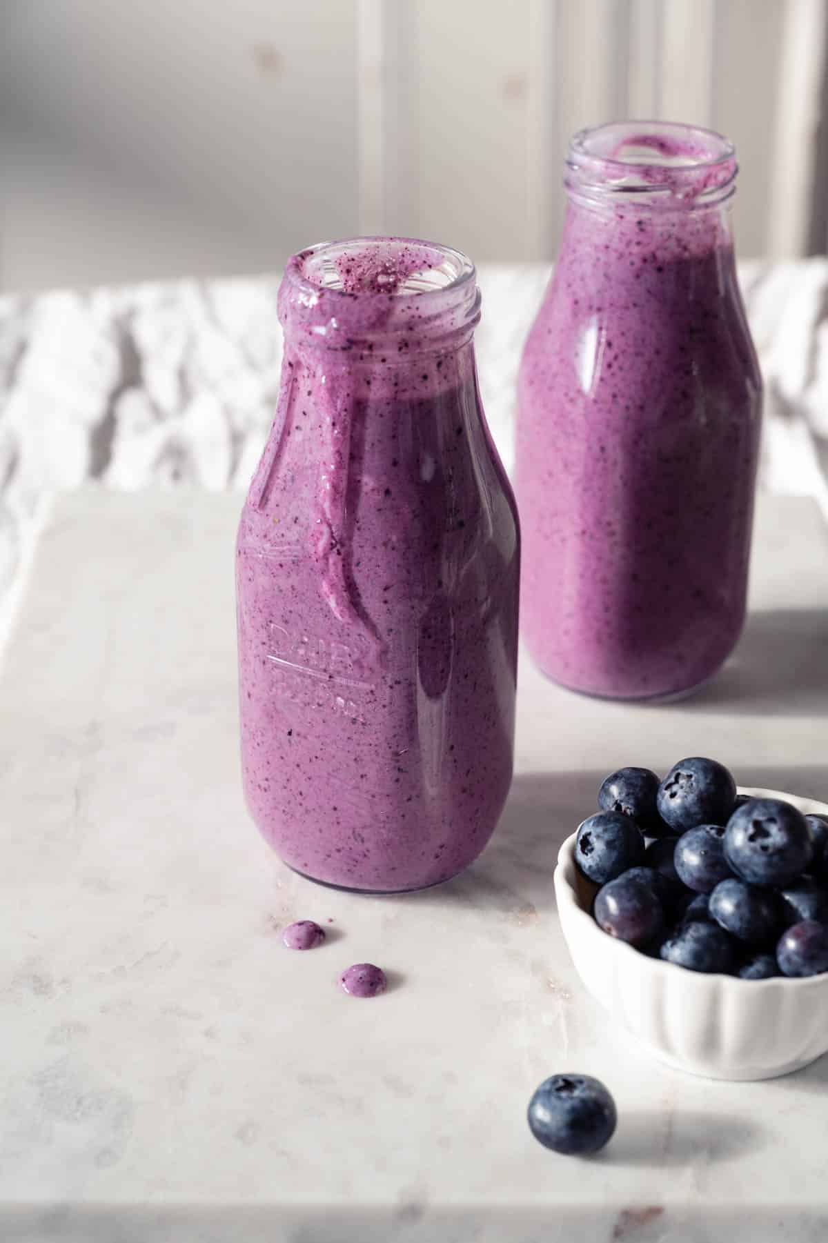 Healthy Banana Blueberry Smoothie with Yogurt