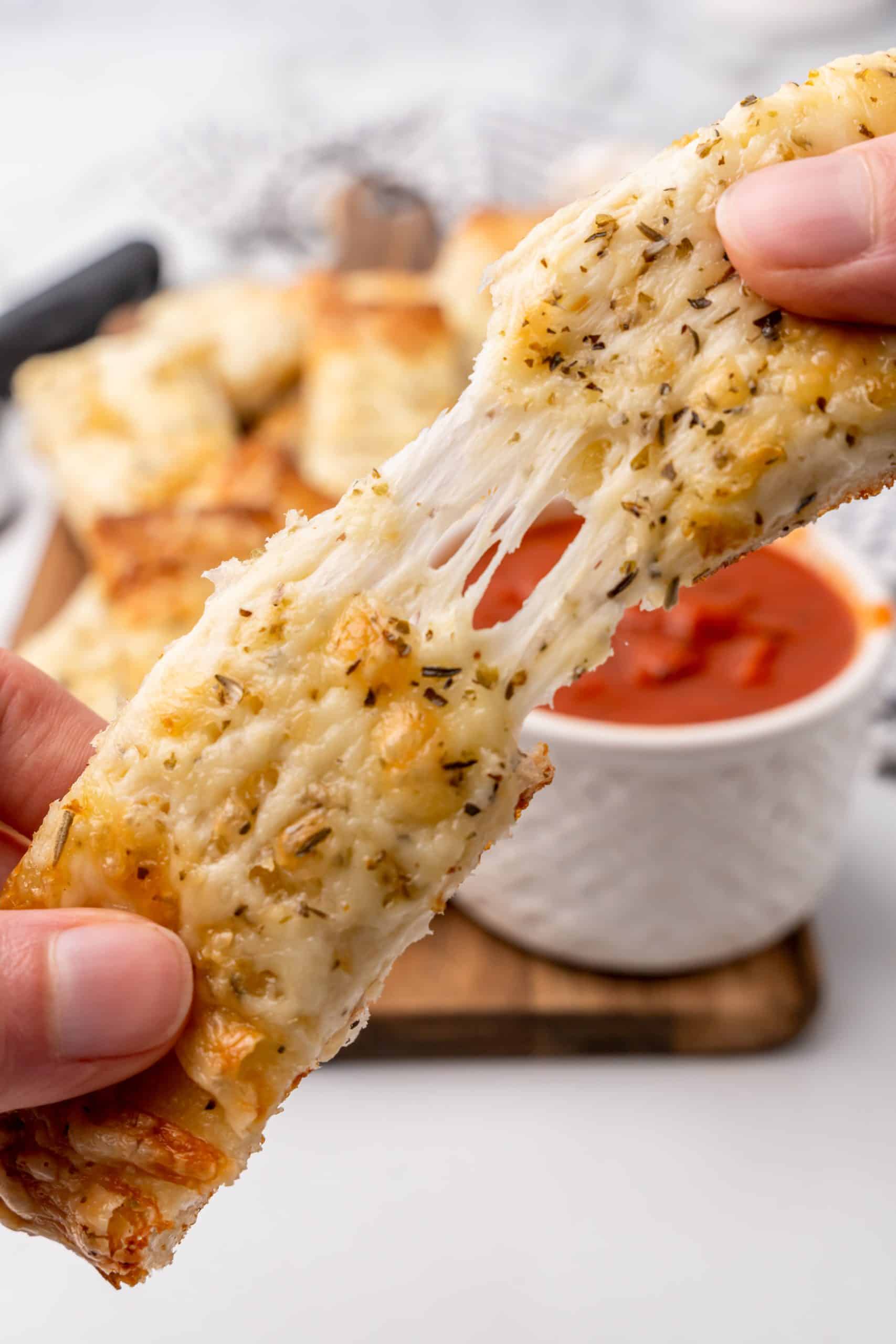 Cheesy Garlic Breadsticks (Papa John's Copycat) The Quicker Kitchen
