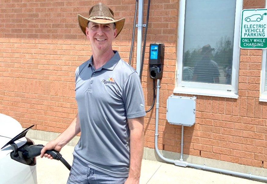 Mapleton Adds 4 New Electric Vehicle Charging Stations The Ranch 100.1 FM