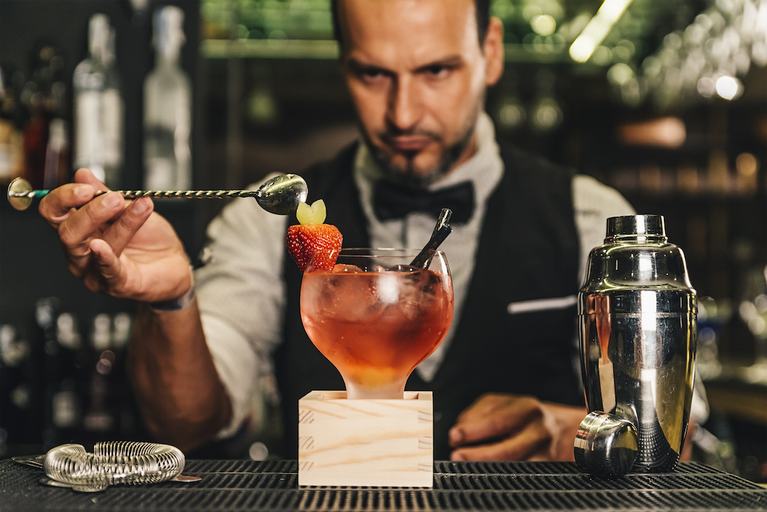 How to a Bartender With Absolutely No Experience TheRealBarman