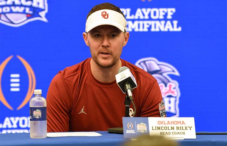 Lincoln Riley is Set to Give Up His Position of Oklahoma Football Coach