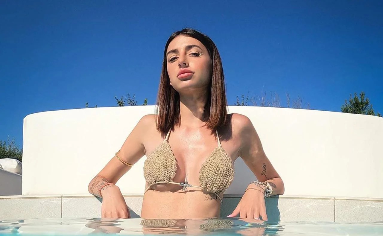Onlyfans Model Michelle Comi Faces Outrage After Accidentally Filming