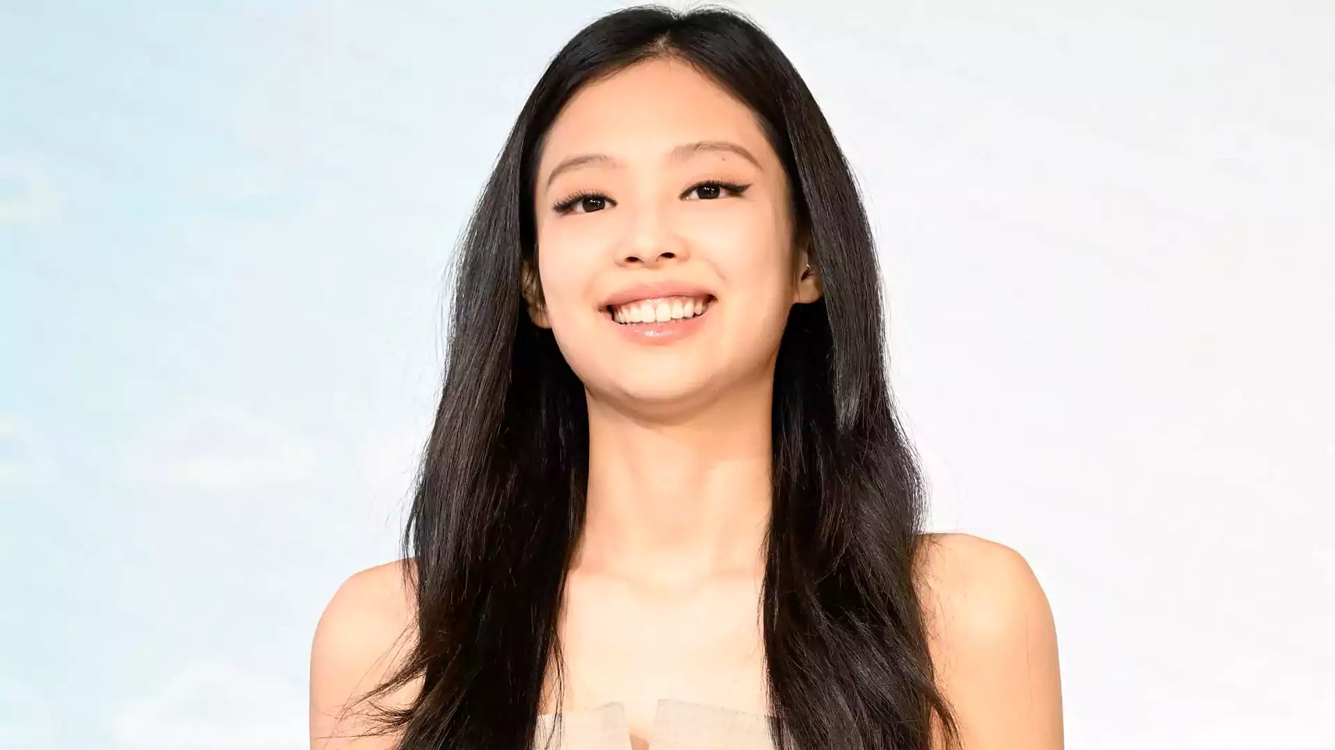 BLACKPINK's Jennie leaves the concert midway due to health issues