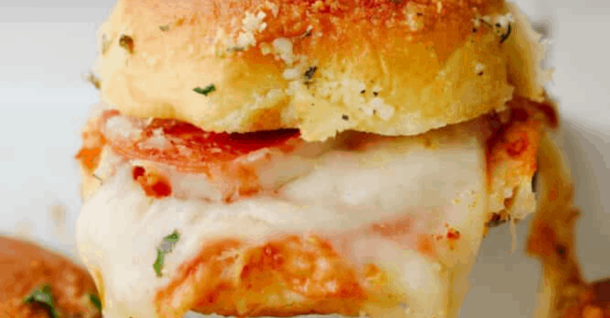 Hawaiian Roll Pizza Sliders Recipe The Recipe Critic