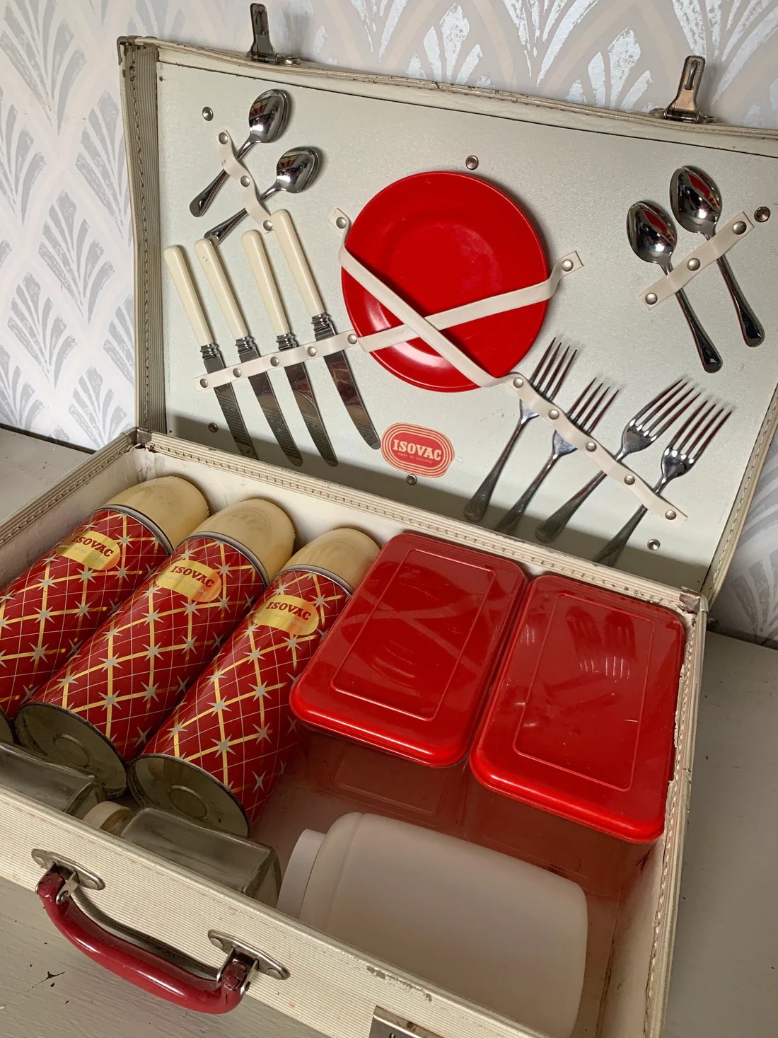 1950’s Picnic Case set In Buxton Order Online Now