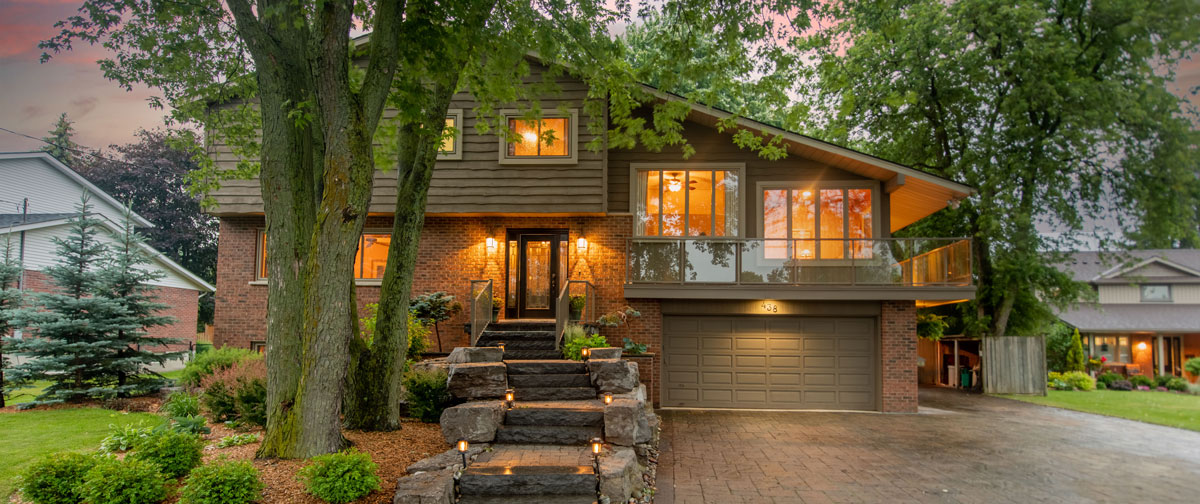 438 Forestlawn Rd. SOLD! The Red Carpet Crew