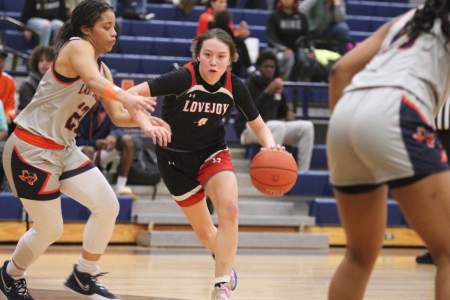 Girls basketball loses close battle The Red Ledger