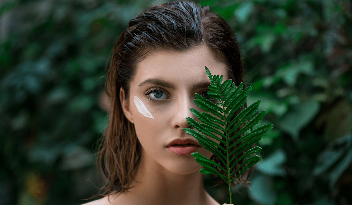 Is Hair Wax Bad for Your Hair? Which is Better, Wax or Hair Spray?