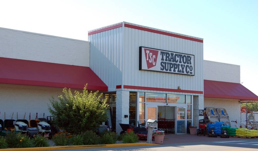 Does Tractor Supply Co Hire Felons in 2023? We Found Out
