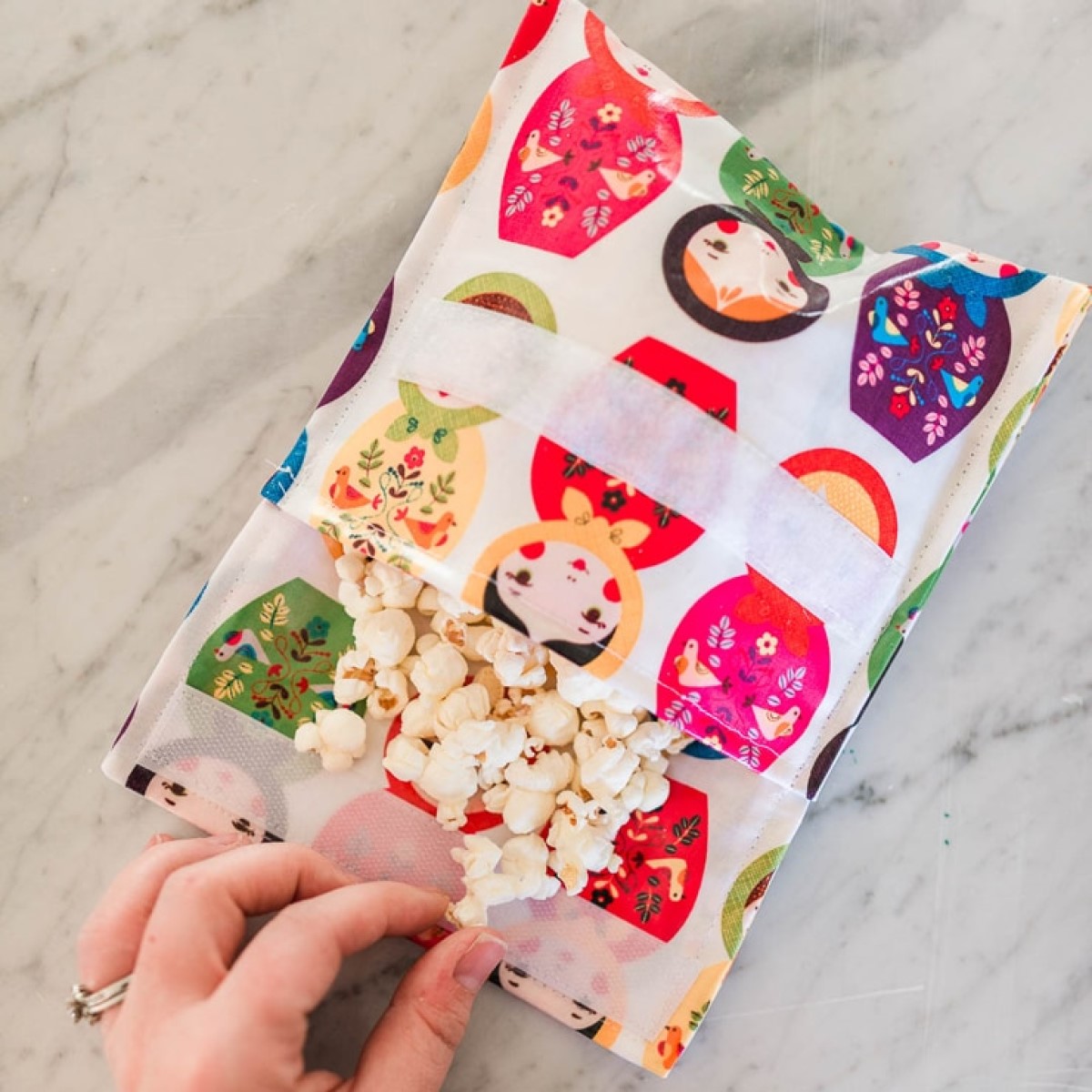 Reusable Snack Bag Tutorial Photo credit The DIY Mommy The