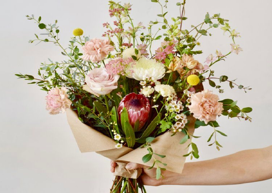 Gift Mom With Mother’s Day Floral Arrangements & Gift Bundles From