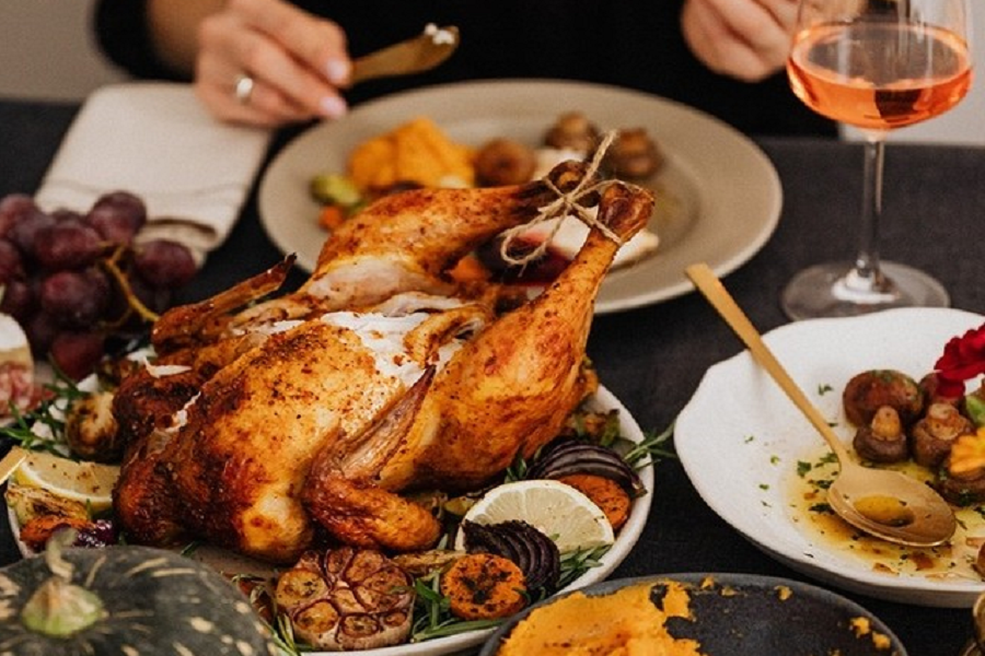 Farmers Table Offers Free Thanksgiving Meals To The Unsheltered