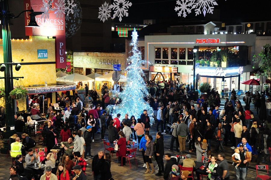 Little Italy Back Its Annual Tree Lighting And Christmas Village