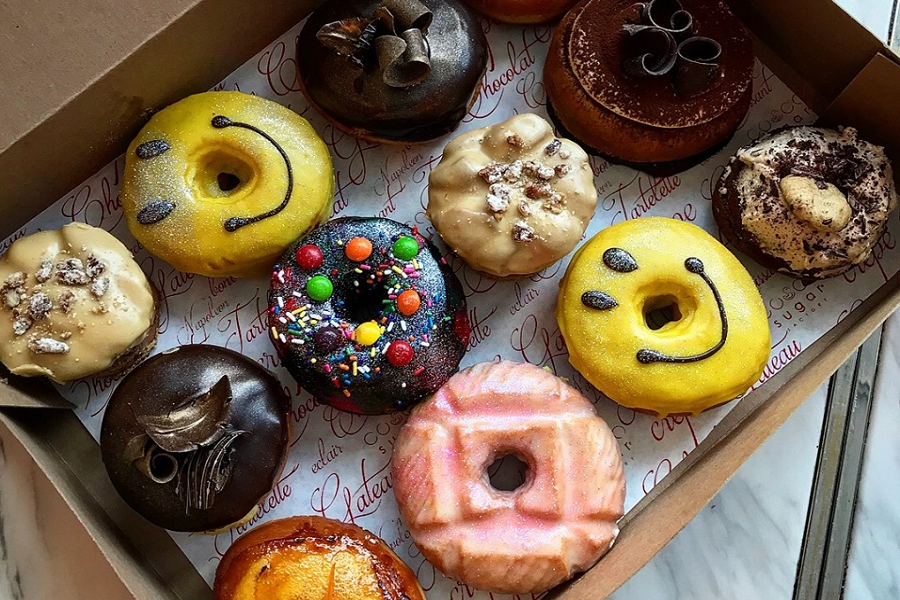 100Donut Giveaway For National Donut Day At Sugar Factory Cafe