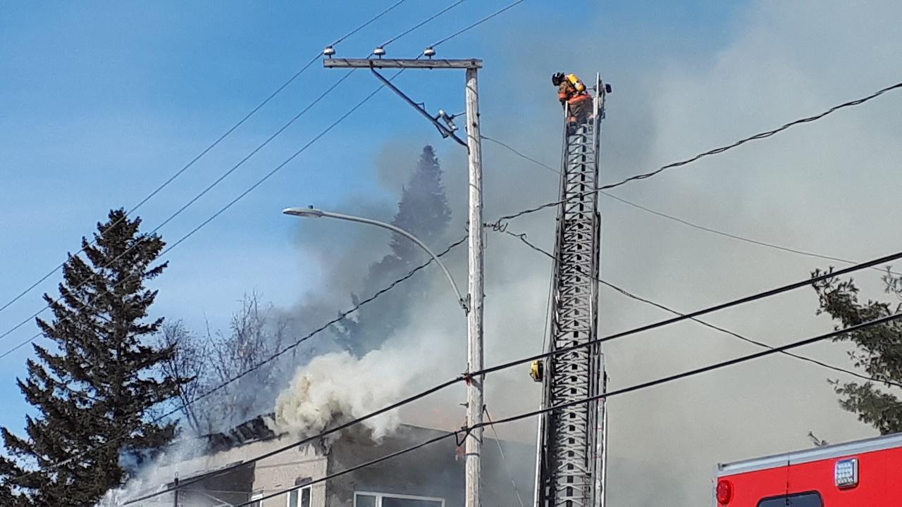 One dead after fire destroys apartment building in Pointeauchêne The Review Newspaper