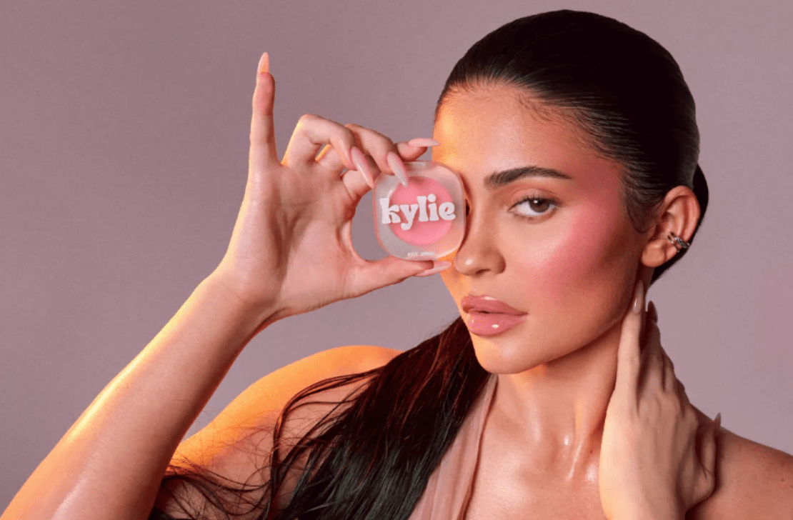 Kylie Jenner makeup hacks tried by our editor Here is what she thinks!