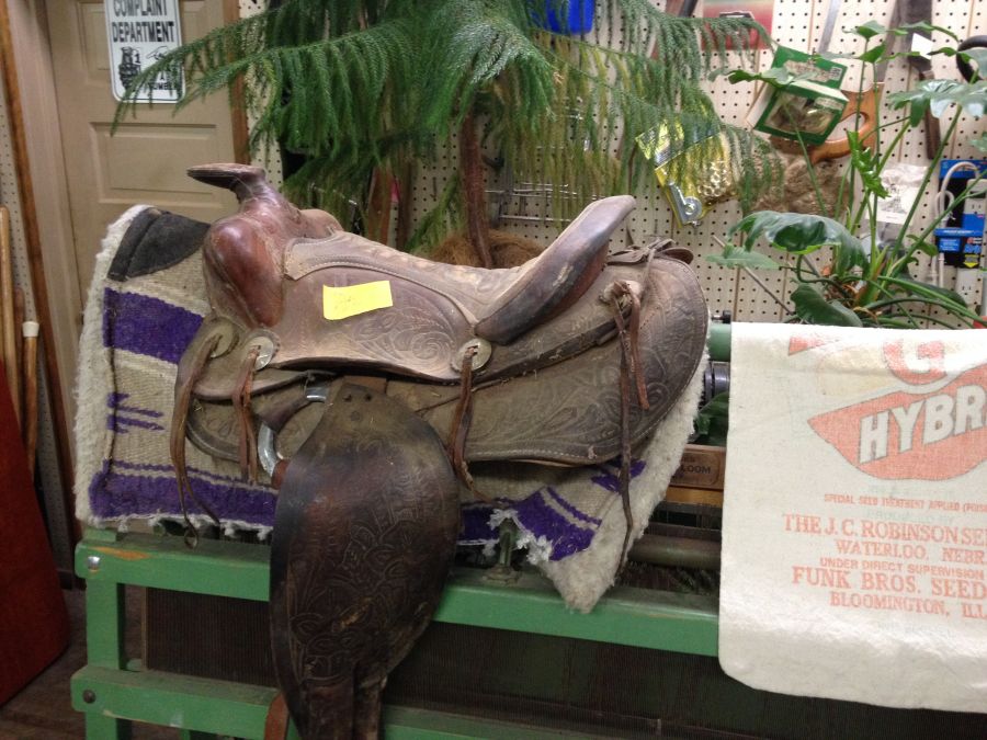 V & R Furniture The River Point