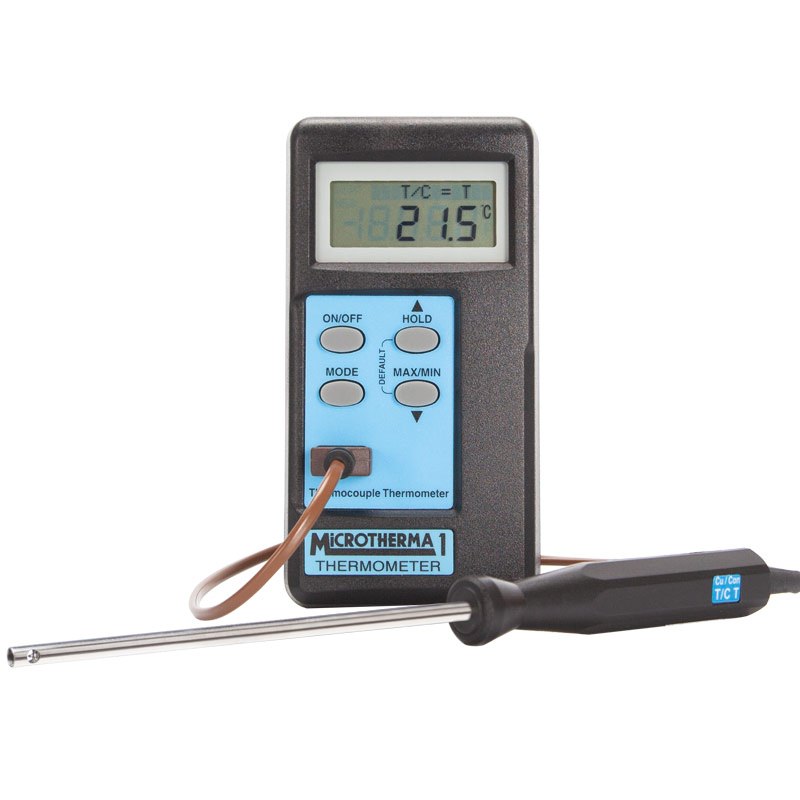 MicroTherma 1 microprocessor thermometer with automatic recalibration
