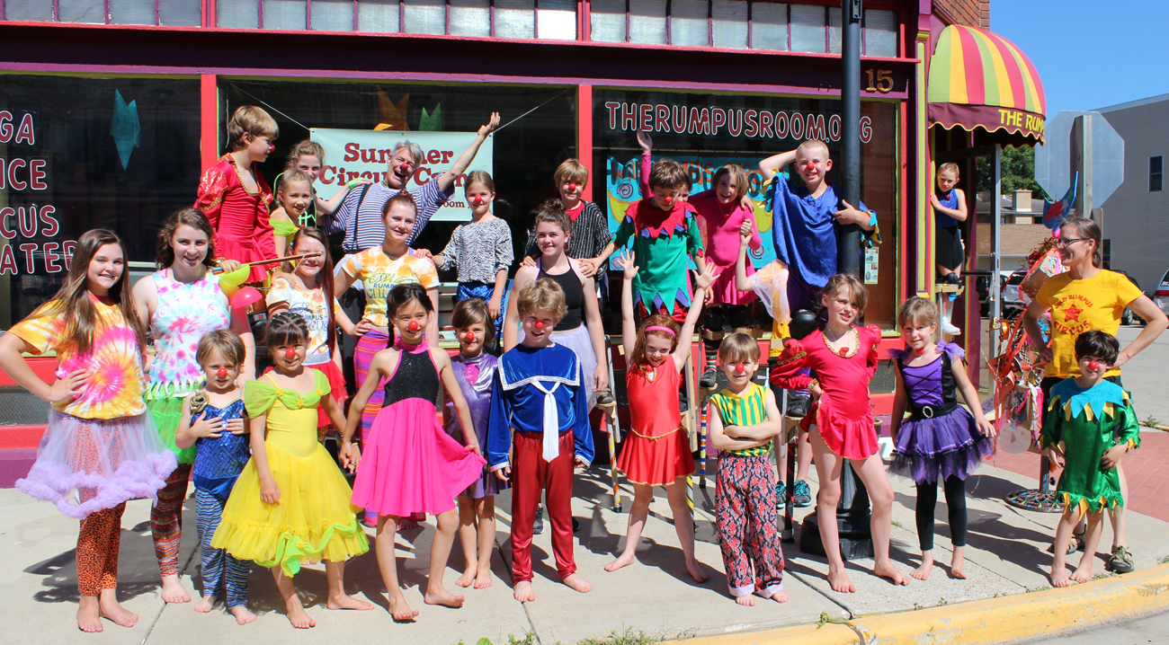 Mazo Circus Bus! The Rumpus Room