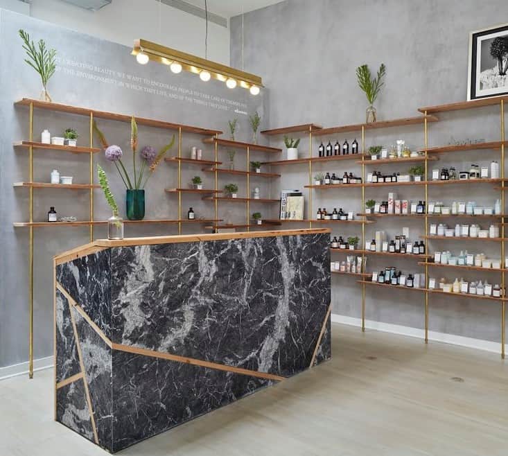 29 Most Famous Hair Stylists & Salons in 2023