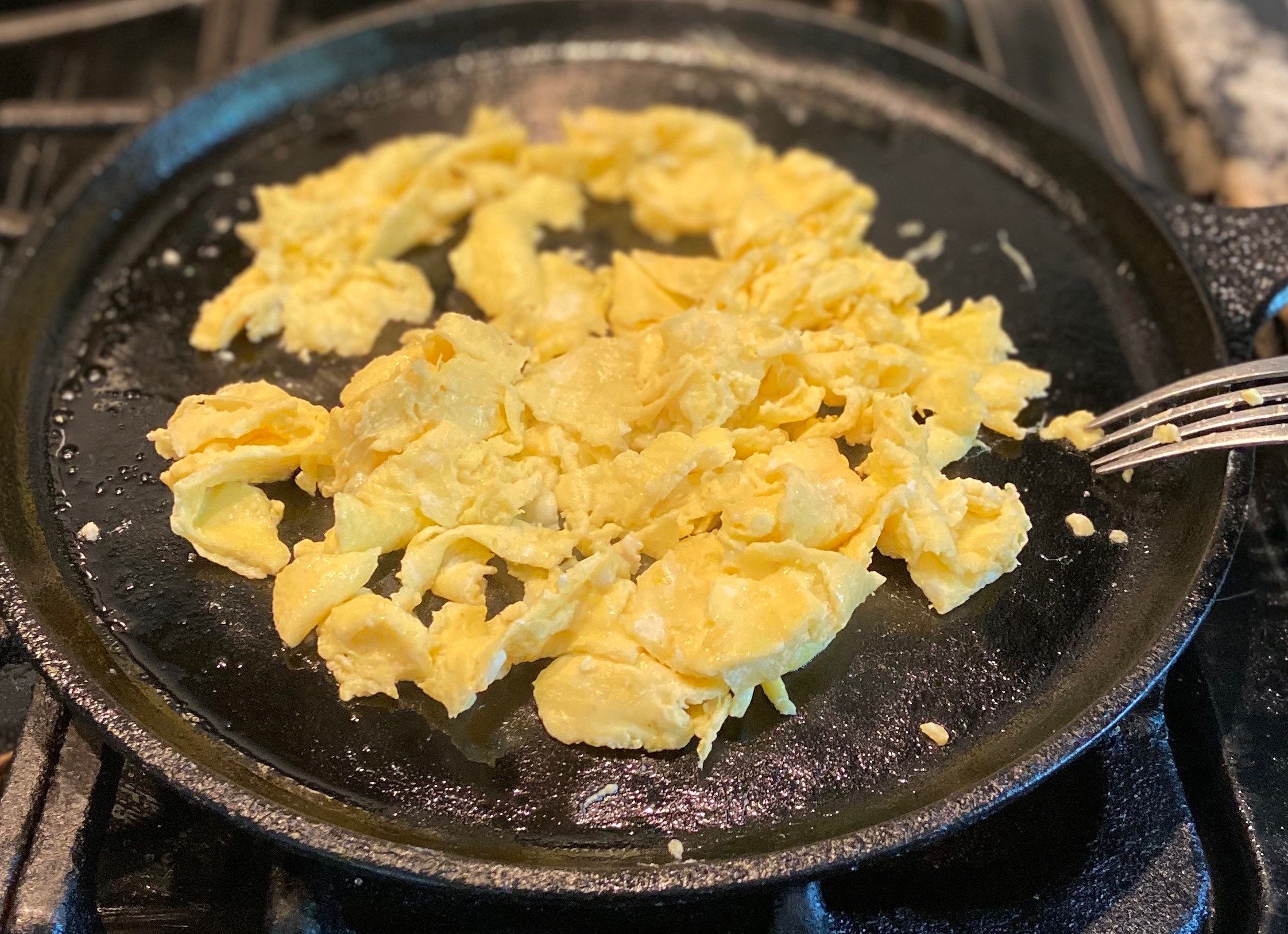 Cast Iron Scrambled Eggs The Salty Chef