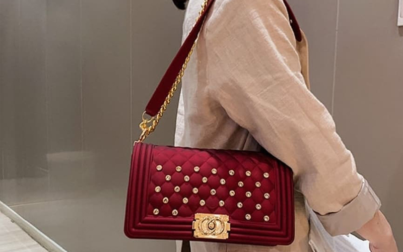 How To Choose The Right Bag? The Sassy Bug