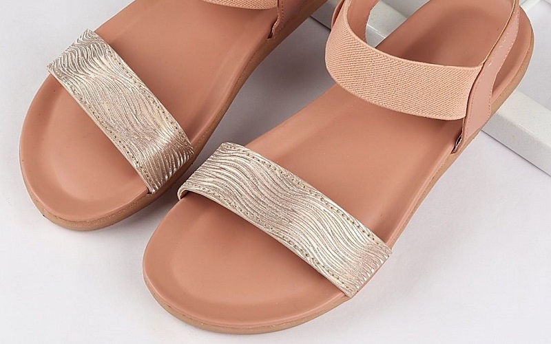 THE MOST COMFORTABLE SANDALS WITHOUT COMPROMISING STYLE The Sassy Bug