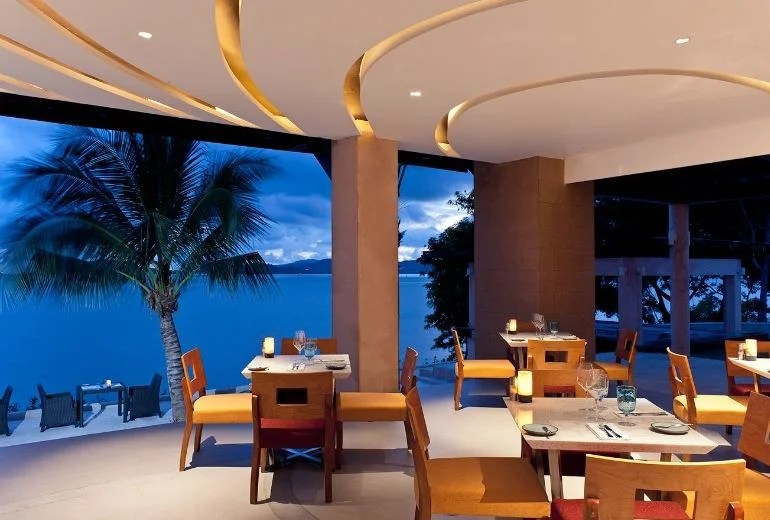 Australia Lifts Travel Restrictions The Seat in the Middle