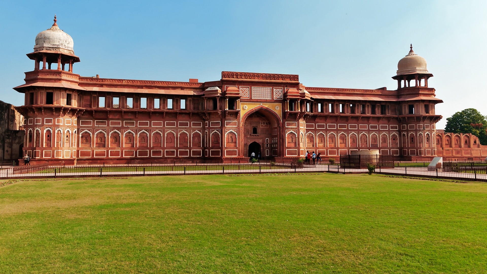 Historical Marvels: 10 Most Ancient Forts And Palaces That Define India