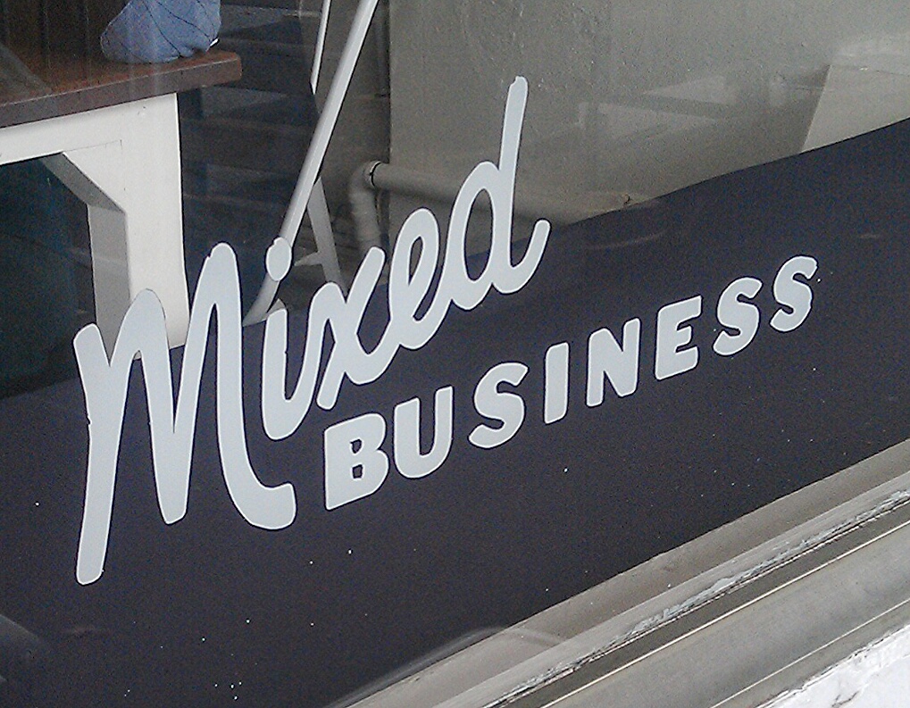 mixed business the second hand city