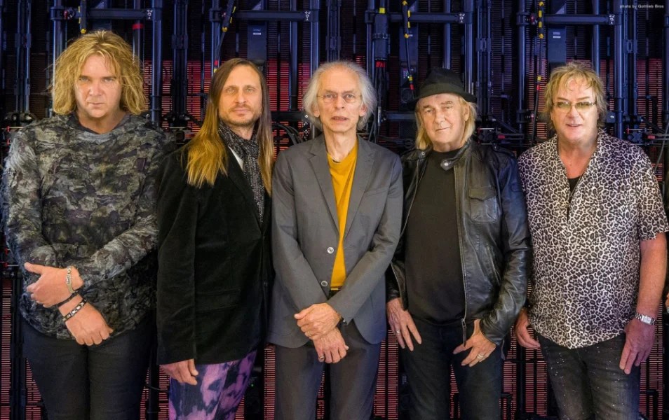 Interview with YES drummer Alan White New album The Quest