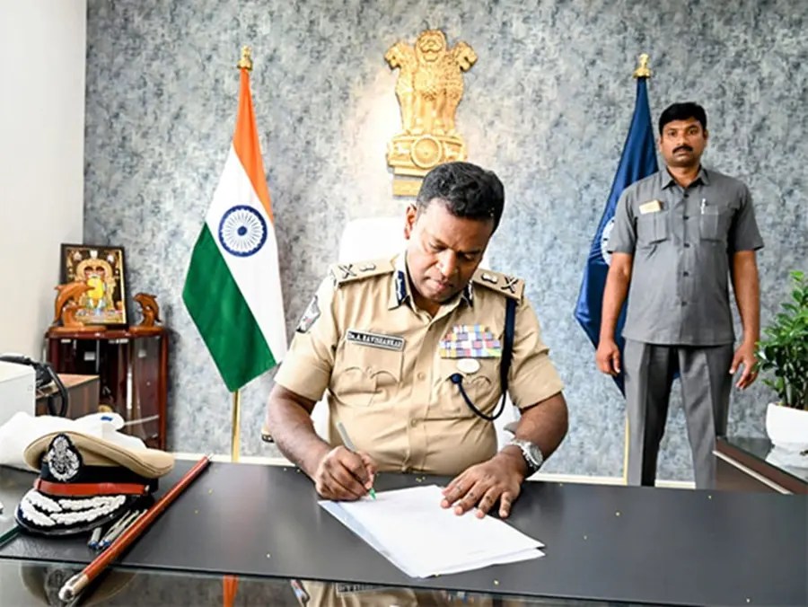 A Ravishankar takes charge as Visakhapatnam Police Commissioner The