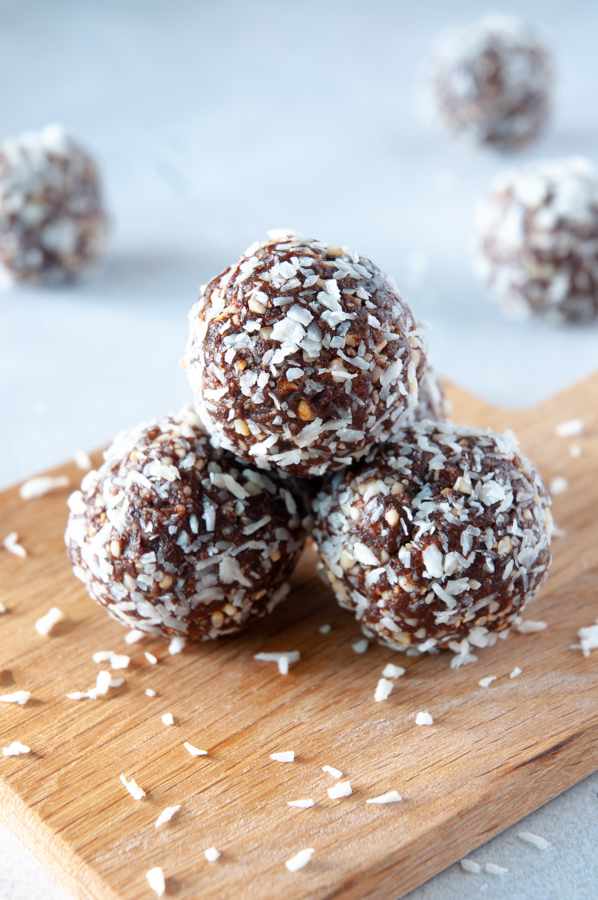 How to make Chocolate Hazelnut Energy Balls The Simpler Kitchen