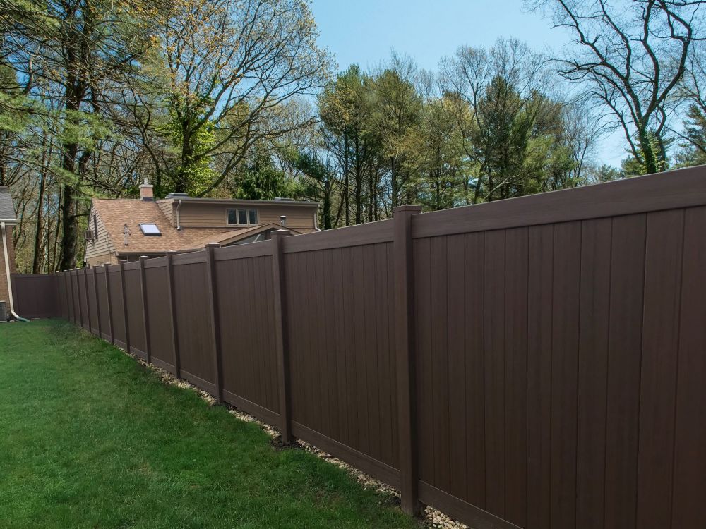 30 Cheapest and Easiest Fence to Install