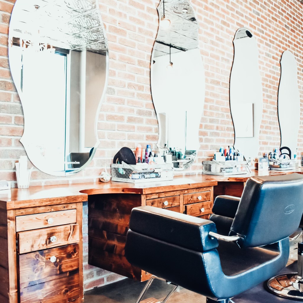 Home • The Smitten Salon