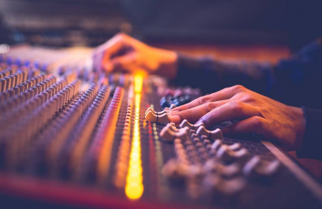 Career Guide An Easy Guide to Understanding What Audio Engineers Do The Social Media Monthly