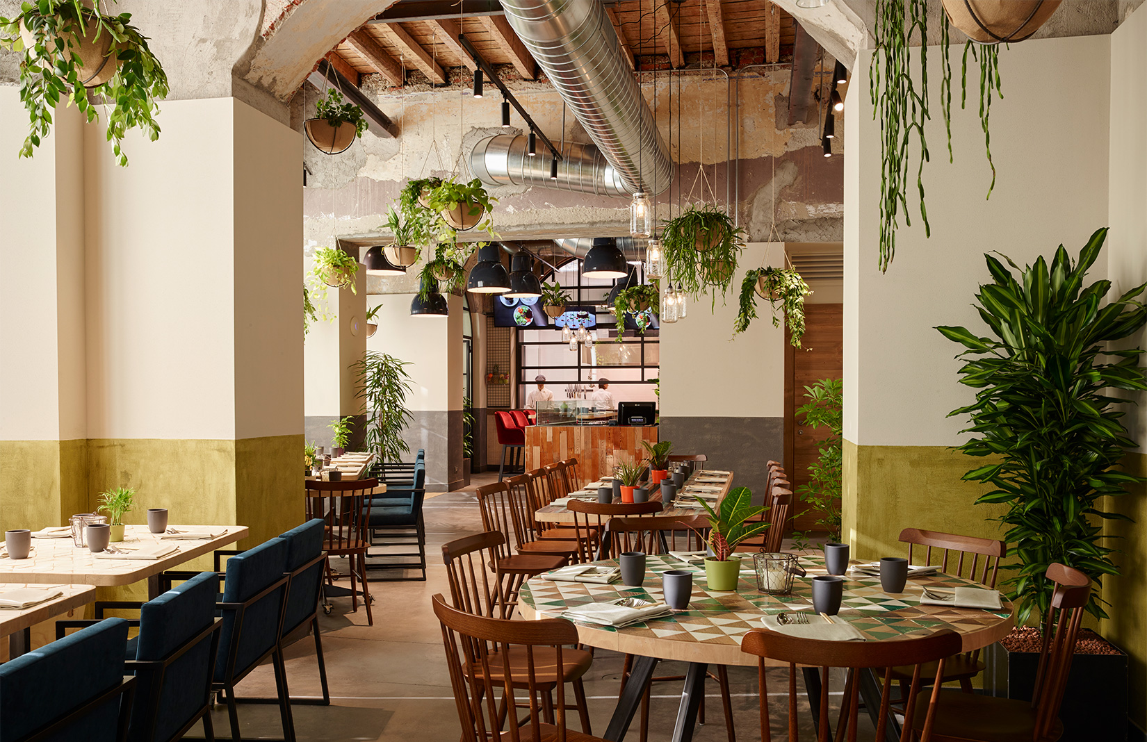 Plantfilled restaurant Soulgreen springs up in Milan