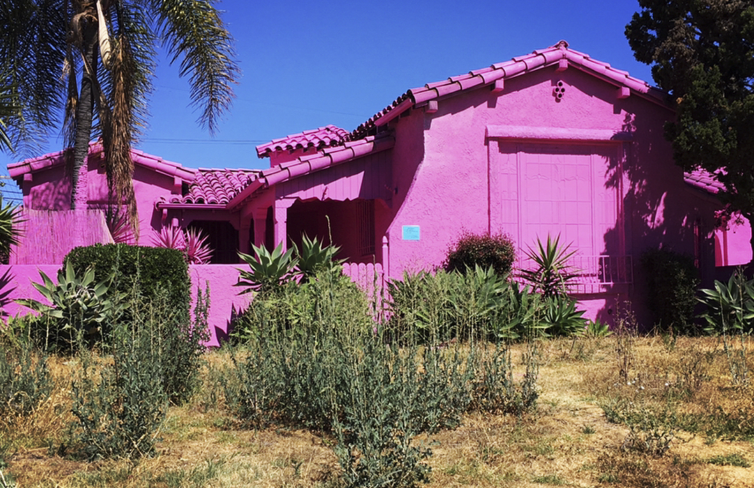 Hot pink houses cause a stir in LA