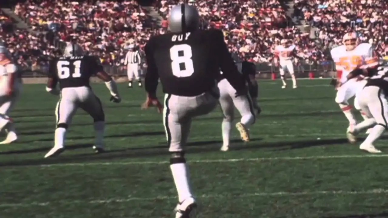 NFL Hall of Fame punter Ray Guy dies at age 72 The Sporting Base(011)
