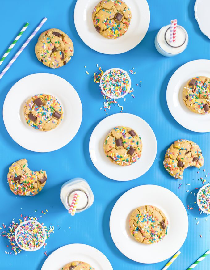 Chewy Chocolate Chip Cookies Bakery Style!