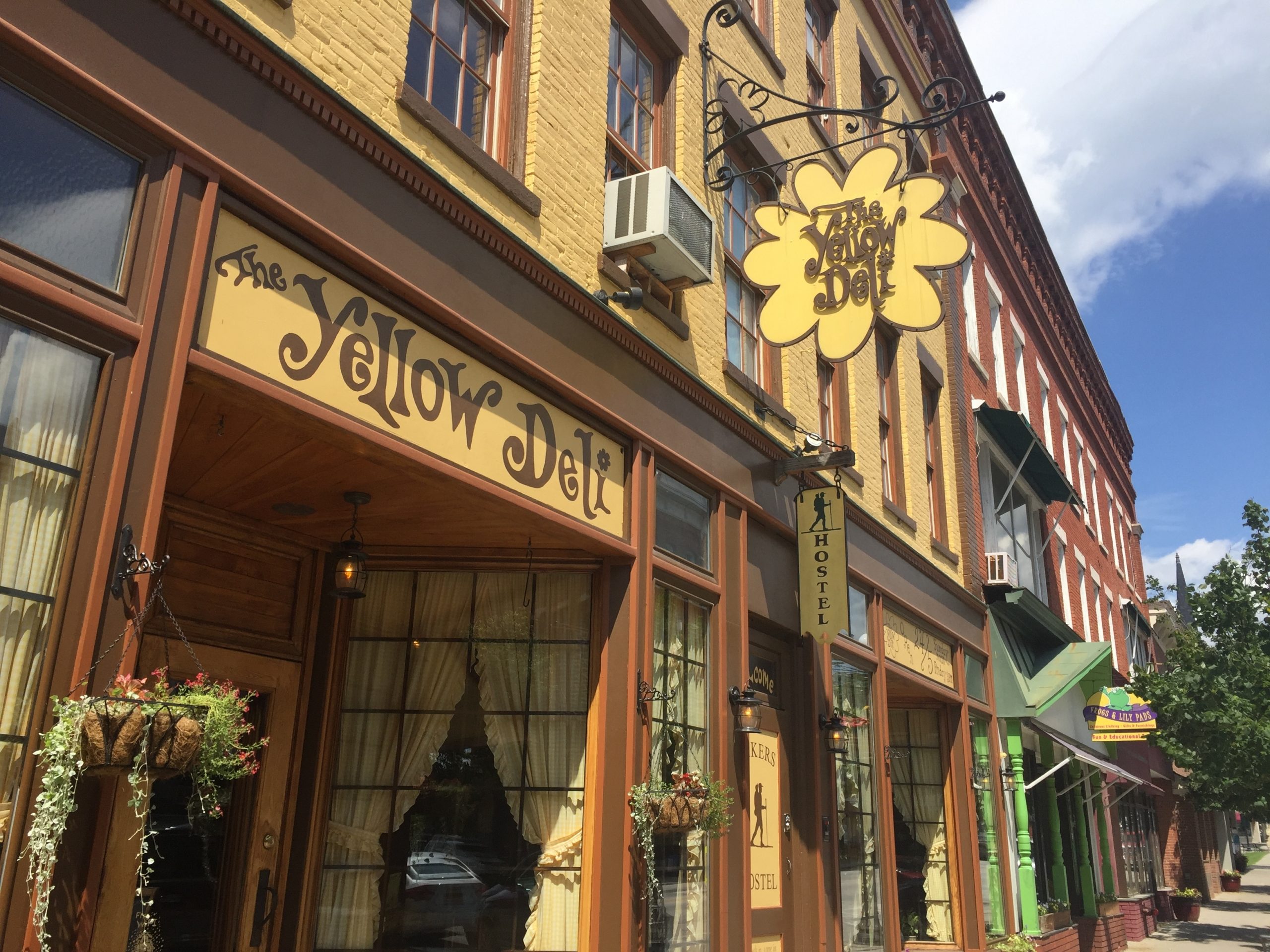 Restaurant Review The Yellow Deli The State Times