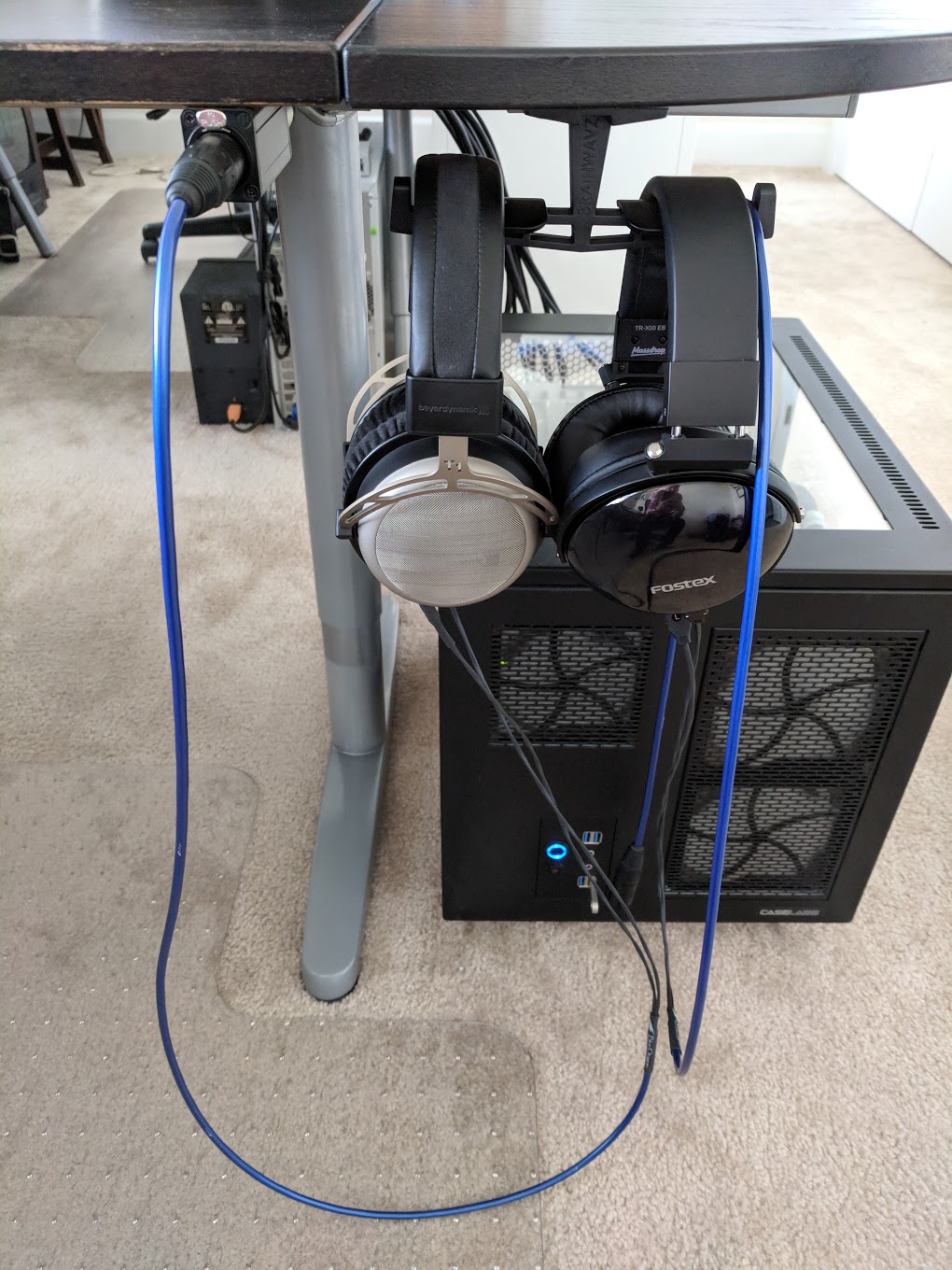 I added a balanced headphone jack to my desk r/headphones